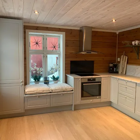 Holiday home Flo *
